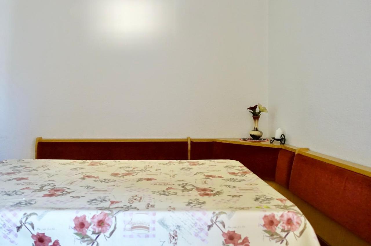 Ciasa Preroman App. Vista Castello Apartment San Martino in Badia Luaran gambar