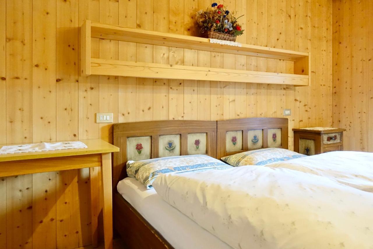 Ciasa Preroman App. Vista Castello Apartment San Martino in Badia Luaran gambar
